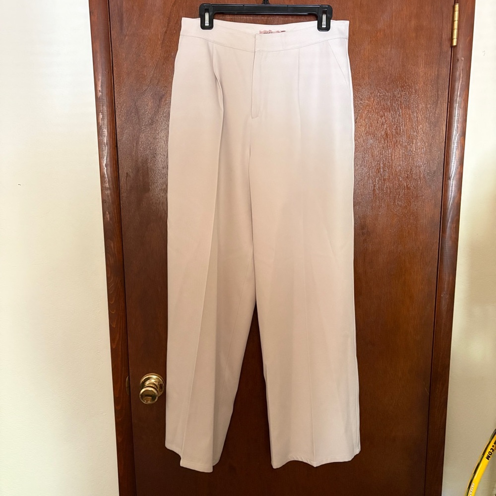 Women’s VICI Cream Dress Pants size large